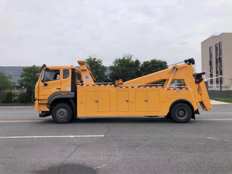 重汽豪瀚拖吊聯(lián)體黃牌清障車
