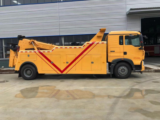 重汽豪沃拖吊聯體黃牌清障車