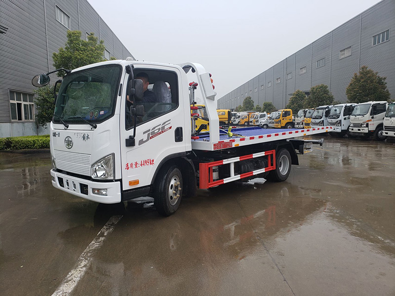 北京牌的 藍(lán)牌解放清障車(chē)