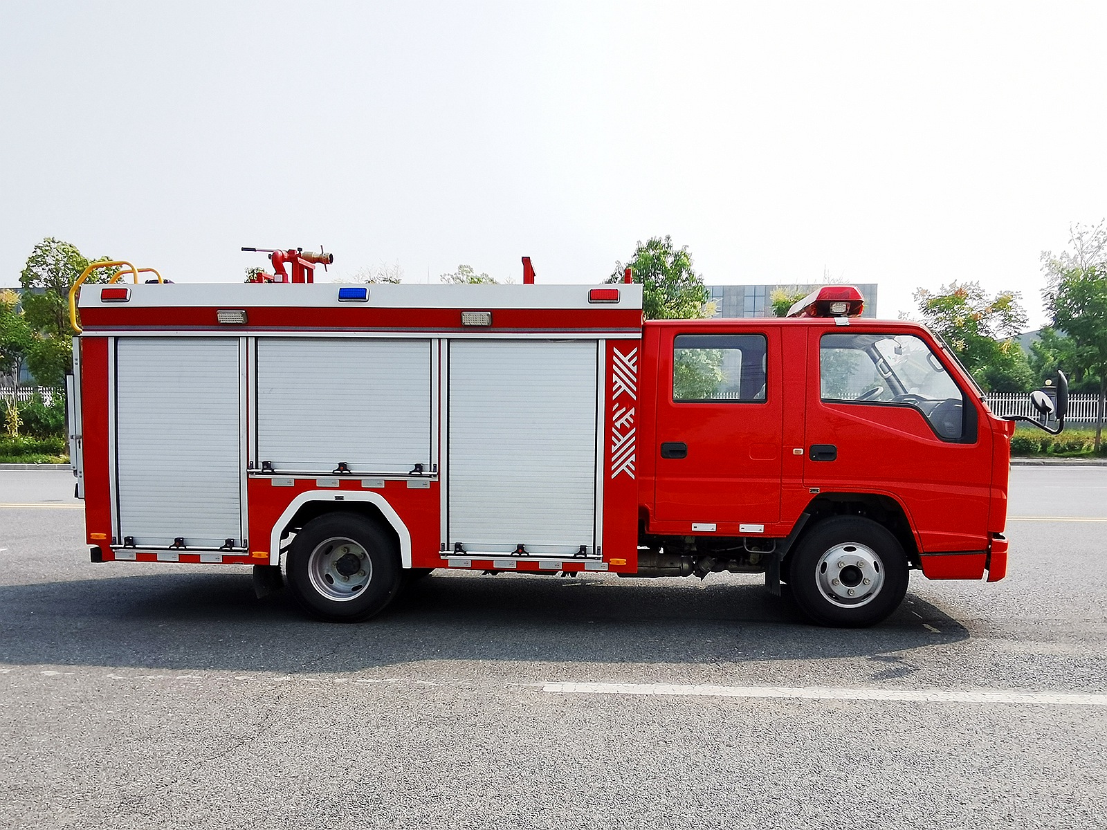 江鈴順達(dá)2.5立方水罐消防車(chē)