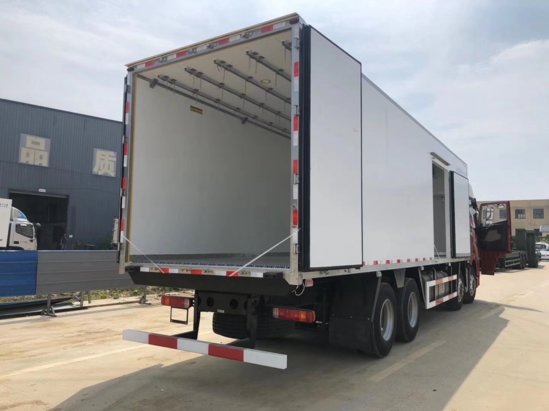 解放JH6 前四后八冷藏車
