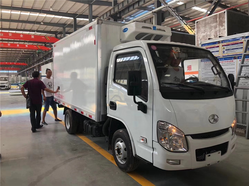 躍進小福星3.26米冷藏車