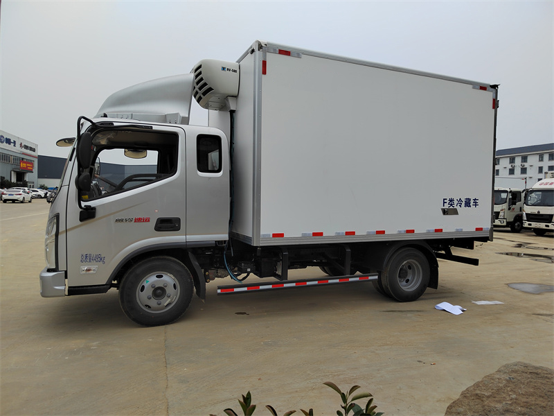 福田奧鈴4.2米排半冷藏車