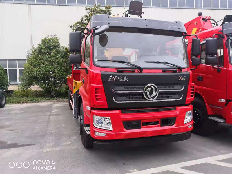 東風途威X6后雙橋新款隨車吊