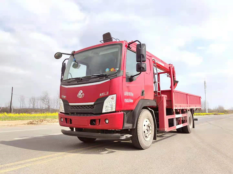 柳汽單橋宏昌天馬8噸吊機